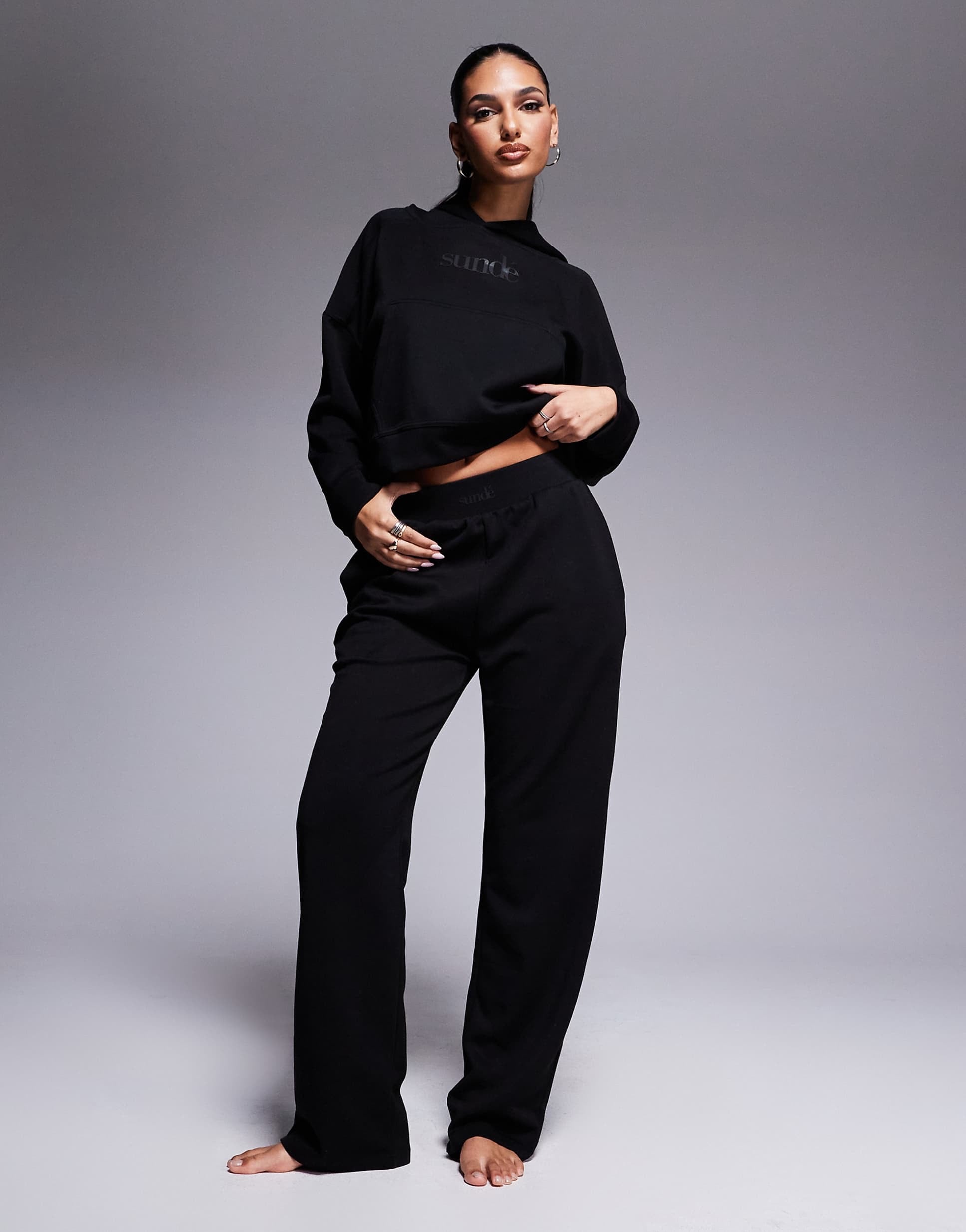 Soft Touch Boxy Lounge Hoodie - Black - Sunde