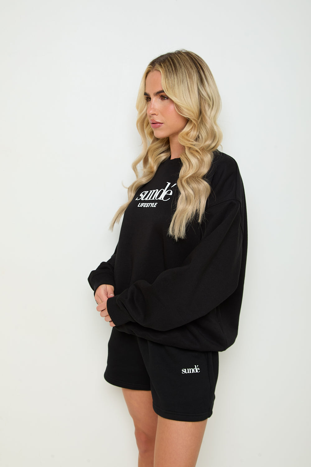 Soft Blend Oversized Sweatshirt - Black- Sunde