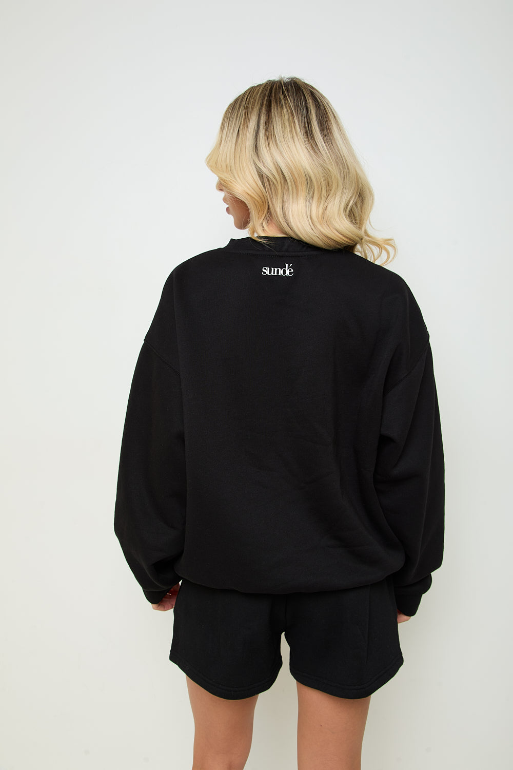 Soft Blend Oversized Sweatshirt - Black- Sunde