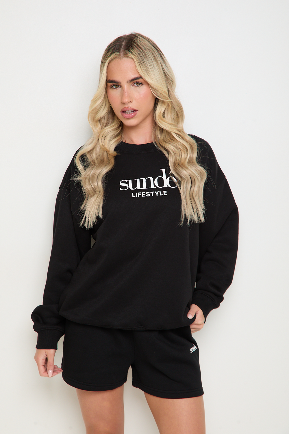 Soft Blend Oversized Sweatshirt - Black- Sunde
