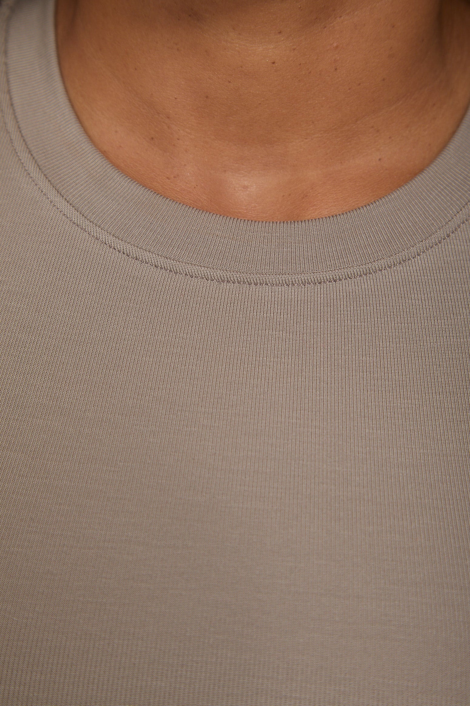 Lyocell Basic T-Shirt - Mink- Sunde. - PRE-ORDER