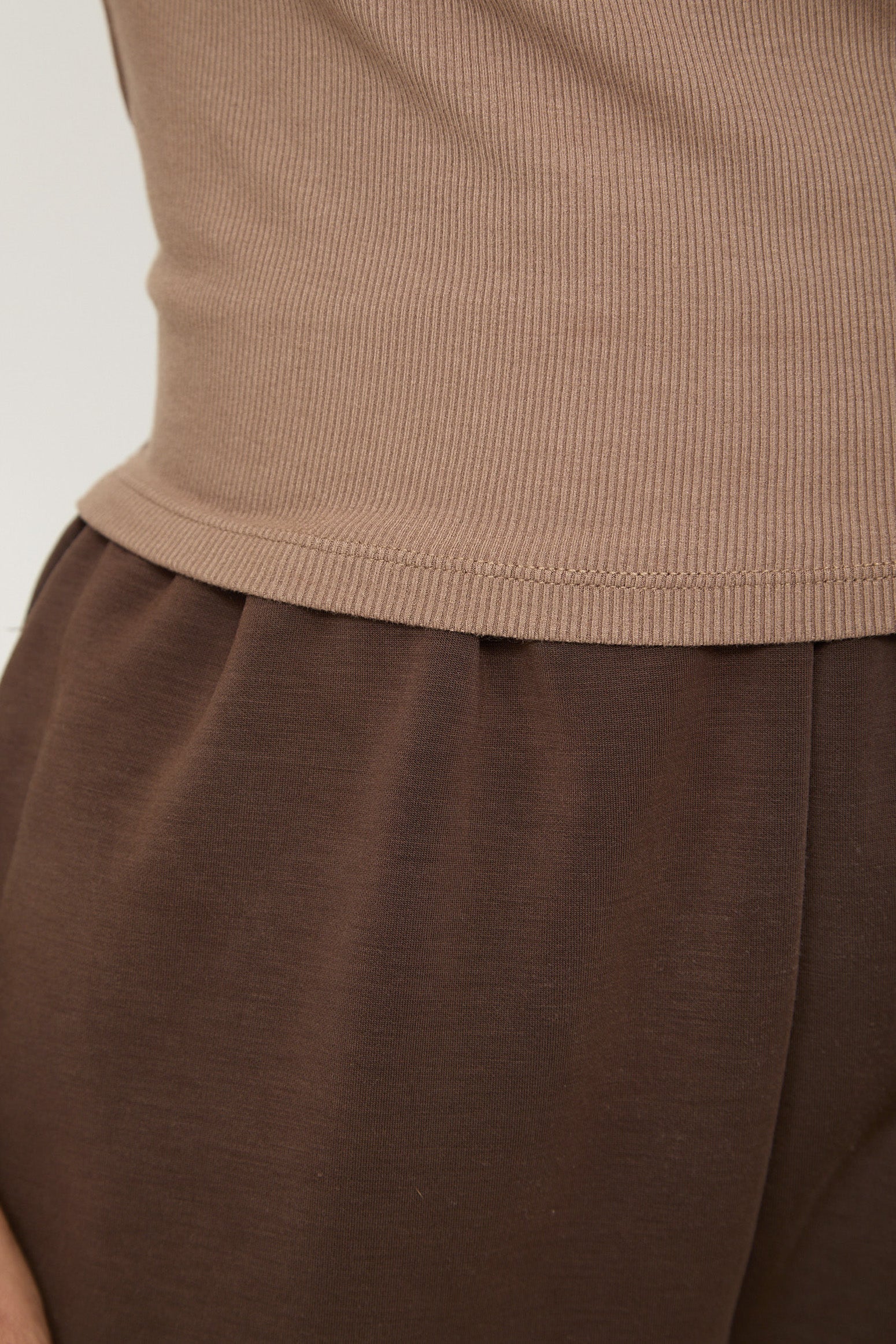 Soft Touch Lounge Flare Jogger - Chocolate - Sunde