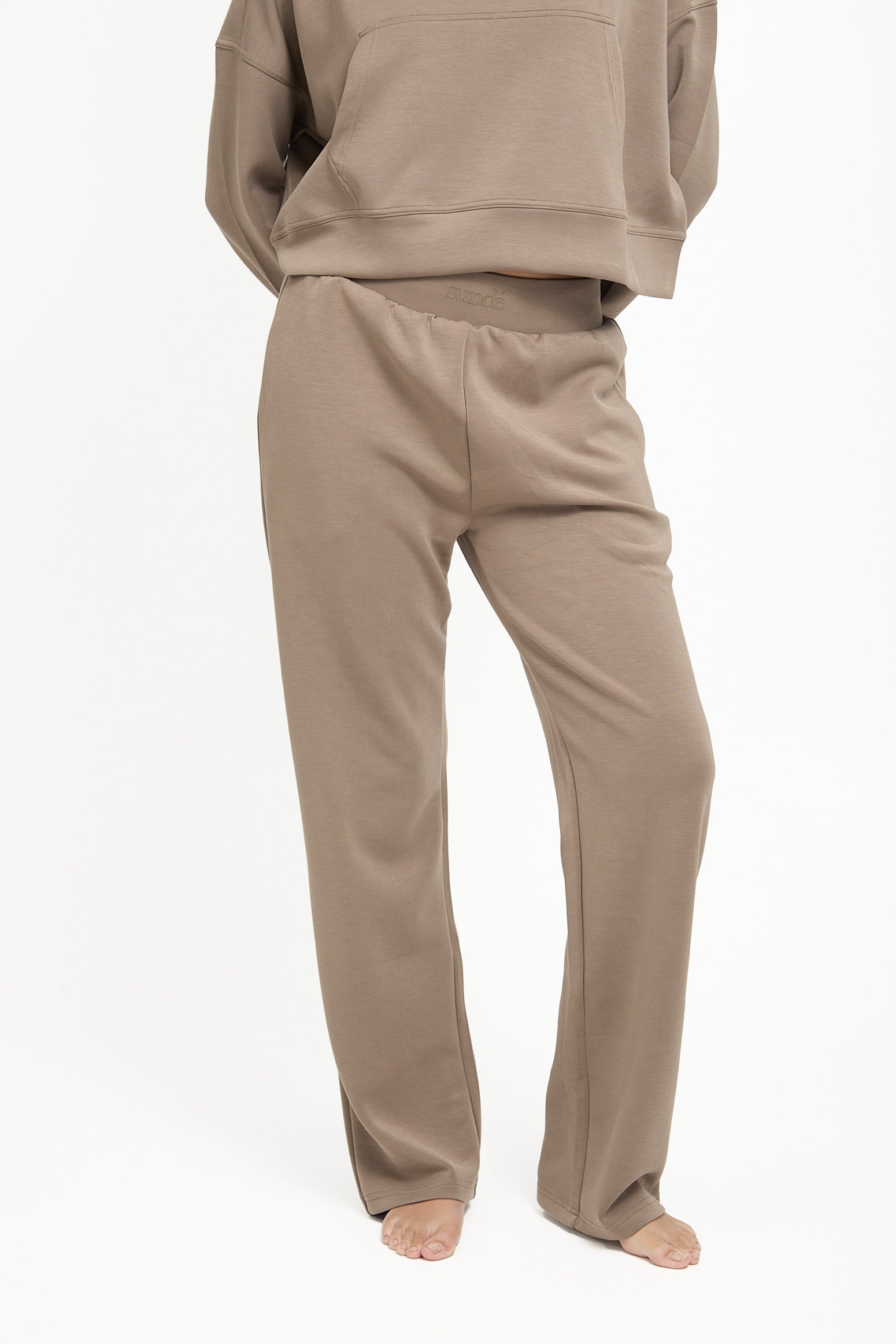 Soft Touch Lounge Flare Jogger - Mocha - Sunde